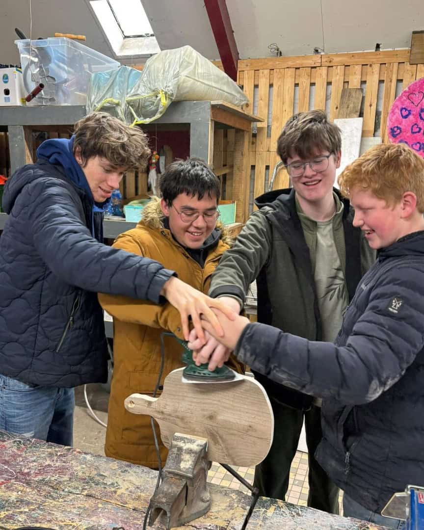 Jouw dagbesteding, jouw nieuwe plek. |Samen werken en leren: dagbesteding biedt jongeren groeikansen in een veilige, stimulerende omgeving.