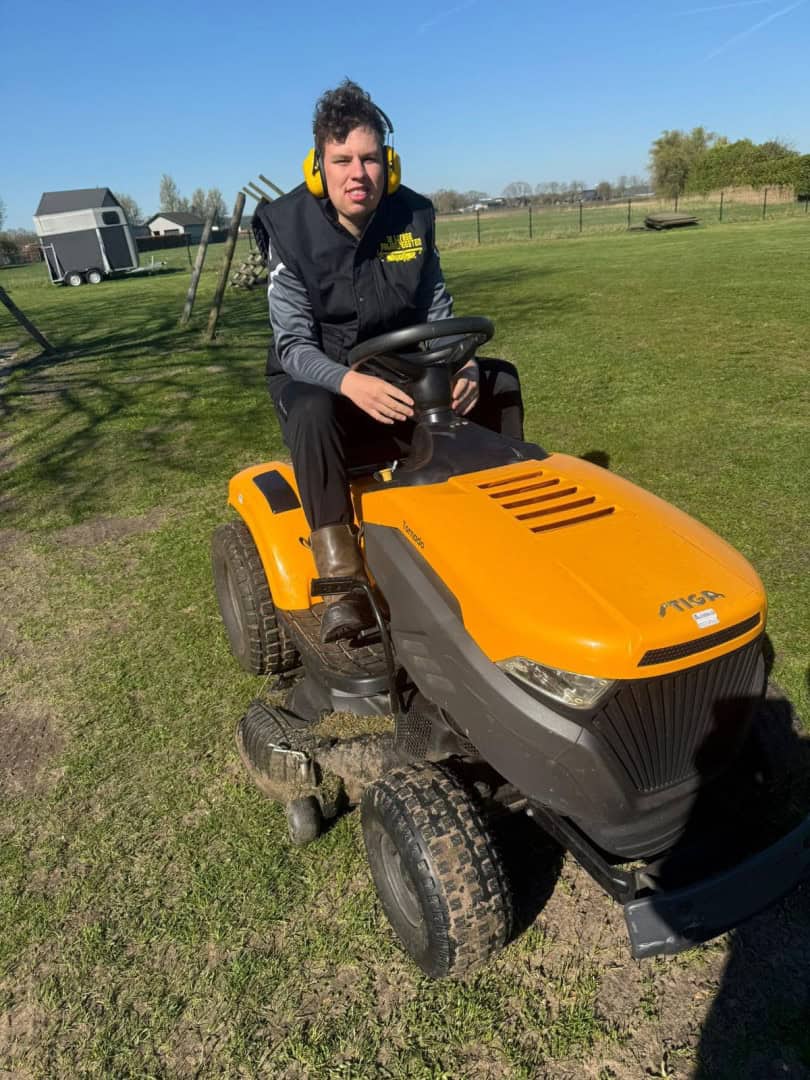 Jouw dagbesteding, jouw nieuwe plek. |Dagbesteding biedt begeleiding, structuur en sociale interactie voor mensen met diverse ondersteuningsvragen.